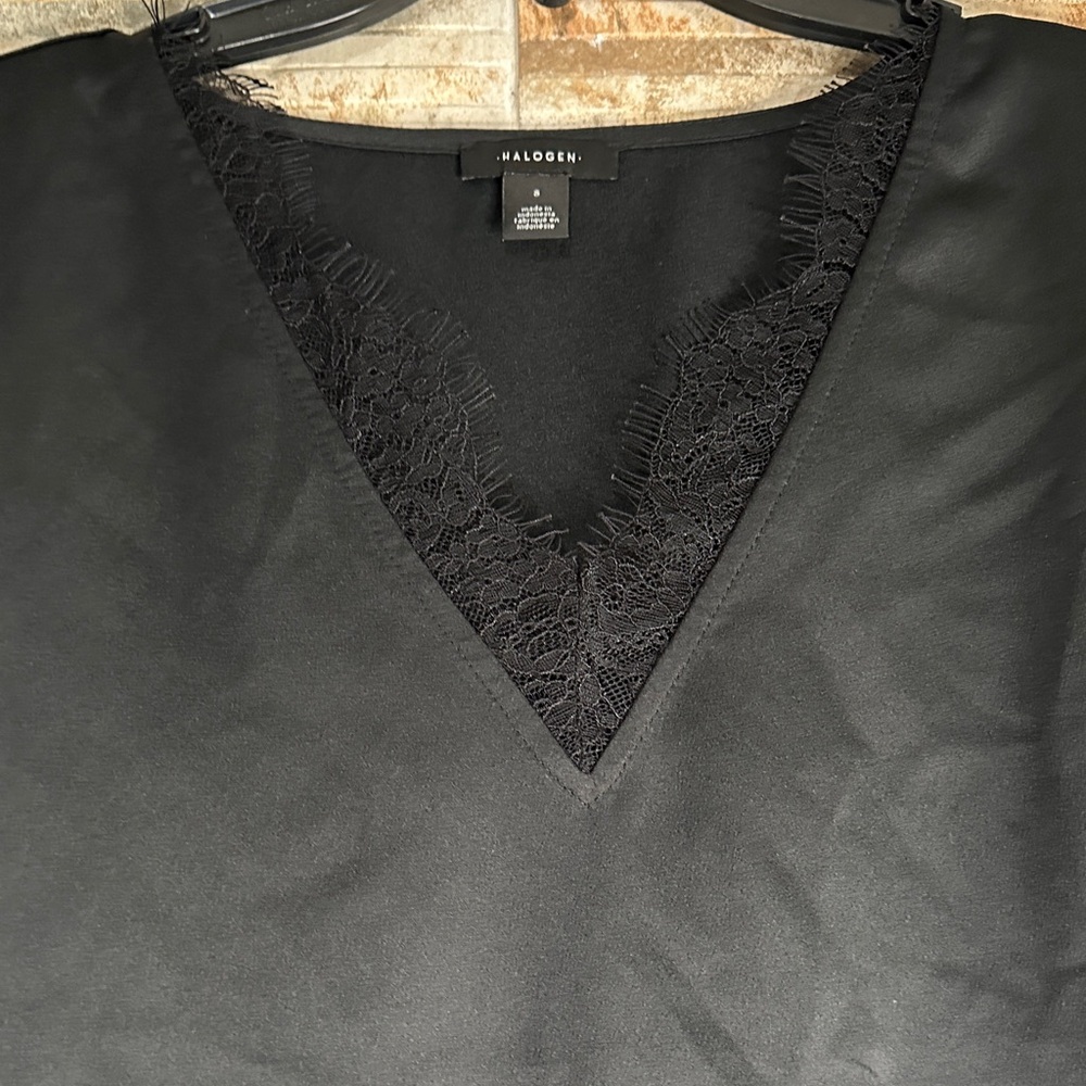 Halogen Black V-Neck Sleeveless Top - Picture 2 of 4
